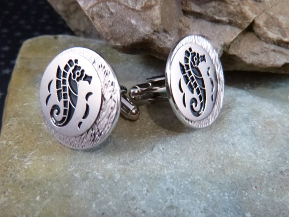 Ocean Lover? Sea Horse Vintage Cuff Links / Cufflinks Silver Tone Metal