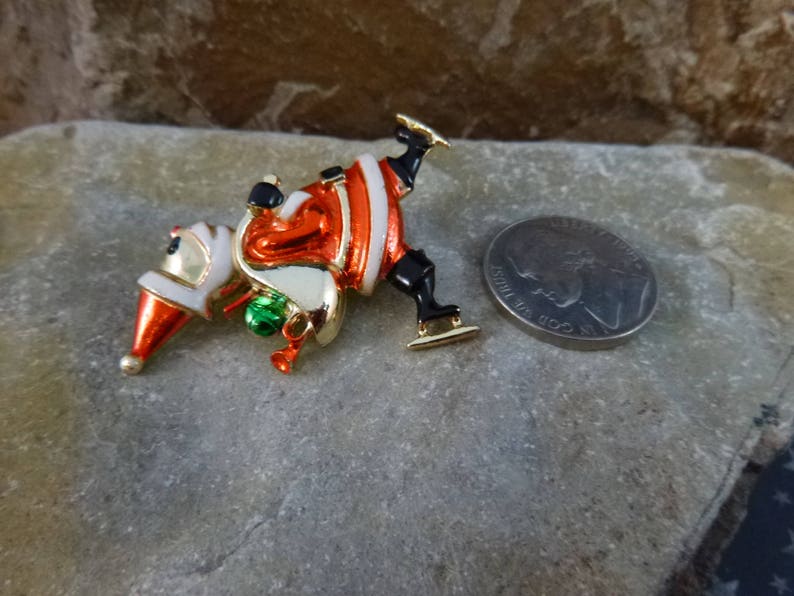 Ice Staking Santa with Bag of Presents Vintage Pin Beatrix Christmas Brooch with Festive Santa Claus Delivering Presents on Skates