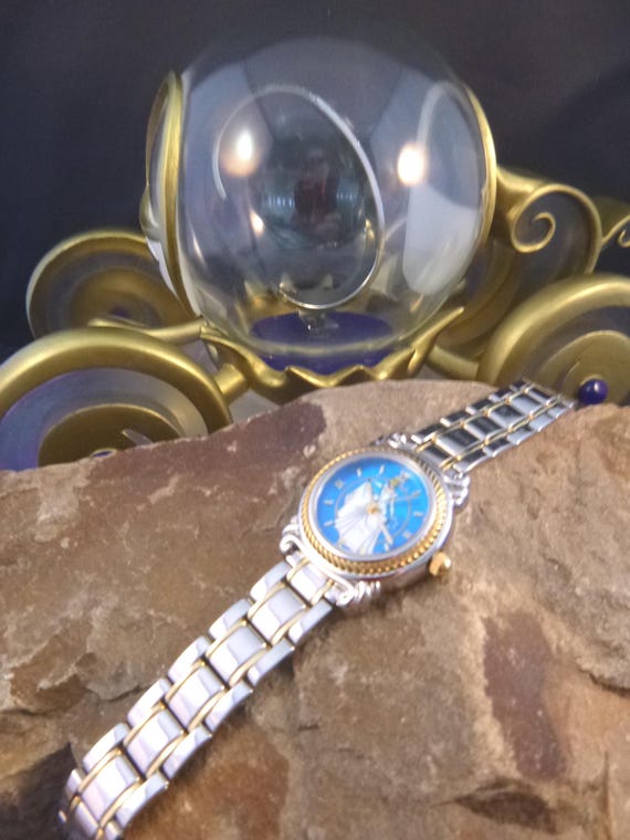 Vintage Limited-Edition Disney 1990s Cinderella Collectible Watch with Original Presentation Carriage