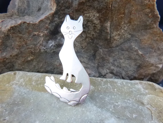 Southwest Navajo Designer G. Nelson Vintage Sterling Whimsical Cat or Fox Brooch | Foxy Lady Pin