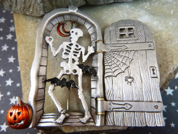Skeleton Behind the Door Spooky Halloween Open-th… - image 5