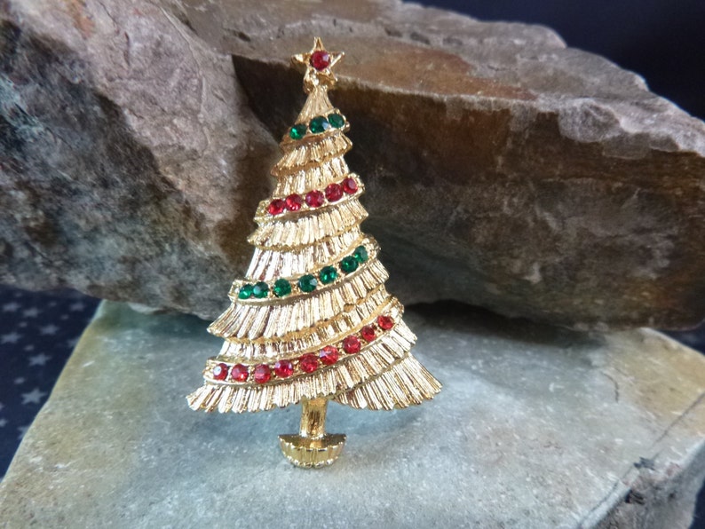BJ Christmas Garland Tree Vintage Pin Book Piece circa l970-80s Beatrix