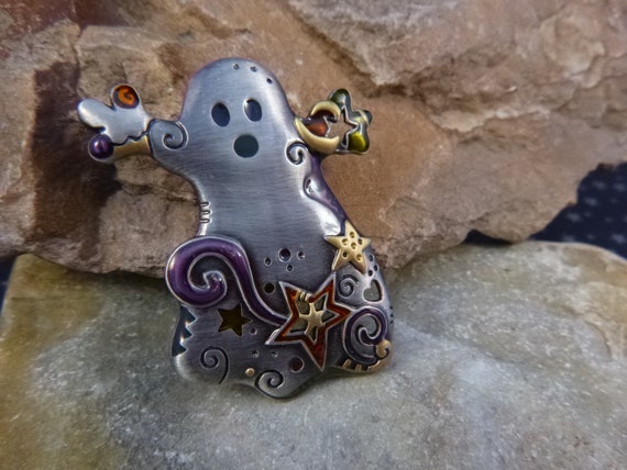 Adorable and Happy Vintage Ghost Halloween Pin wi… - image 5
