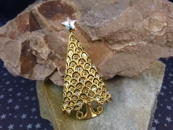 Vintage Tancer II Christmas Tree Pin with Aurora Borealis Rhinestones | Timeless Classic | Book Piece