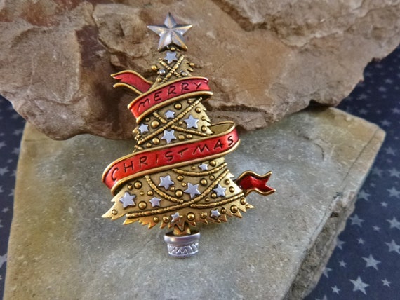 Merry Christmas Red Ribbon Christmas Tree Vintage Brooch | Signed JJ (Jonette) Pewter & Antiqued Gold Tone with Stars | Holiday Message Pin