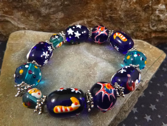 Vintage Christmas Holiday Stretch Bracelet: Candy Cane, Santa, Snowman (6.5")