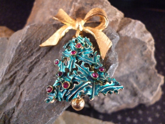 1960s Mylu Signed Vintage Christmas Bell Pin with Dangling Clapper Book Piece