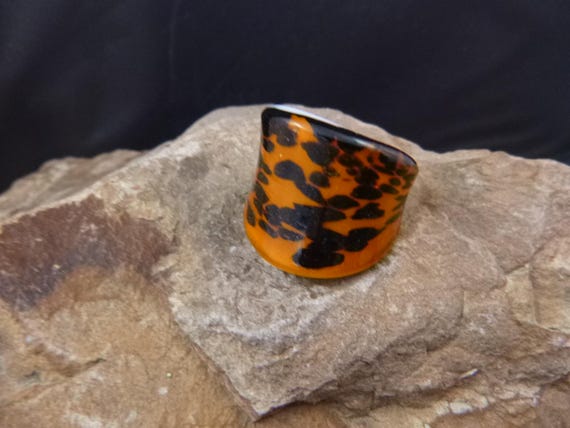 Vintage Tiger Pattern Glass Statement Ring | Size… - image 2