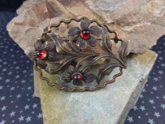 Vintage Large Brass l940s Floral Brooch with Red Glass Cabochon | Timeless Elegance