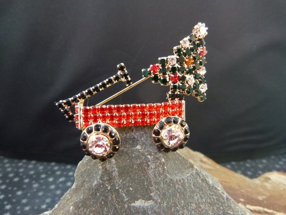 Dorothy Bauer Christmas Tree Wagon Vintage Unsigned Brooch | Even the Wheels Turn | Swarovski Crystal and Rhinestone Brooch | Book Piece