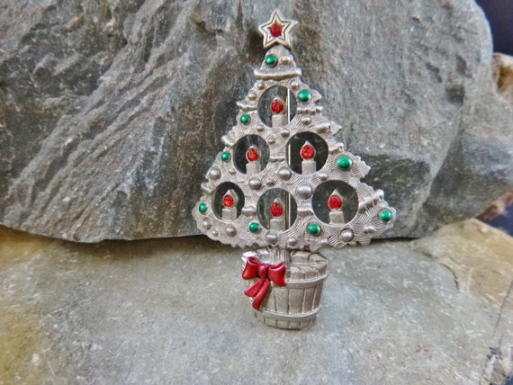 Timeless Red Candle Vintage Christmas Tree Brooch | Vintage Red and Green Pewter Holiday Pin Signed JJ (Jonette)