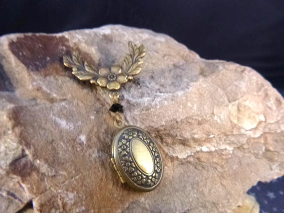 Petite Vintage Art Nouveau Revival Locket Brooch | Two Picture Locket
