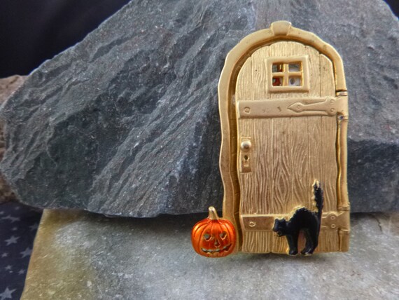 Skeleton Behind the Door Pin | Spooky Halloween O… - image 9