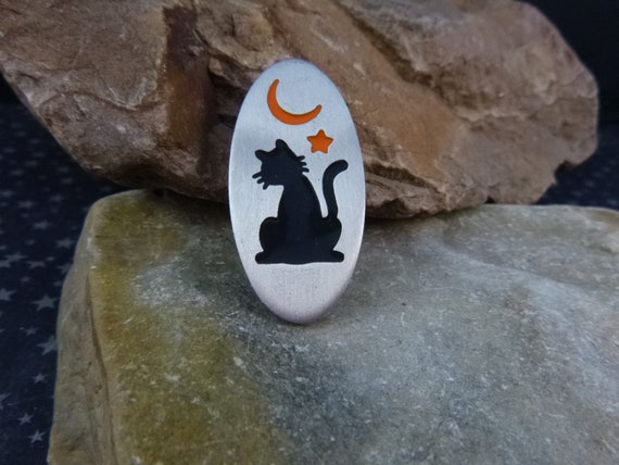 Black Cat Under Orange Moon Vintage Pin | JJ Signed | Timeless Black Cat Pewter Halloween Pin