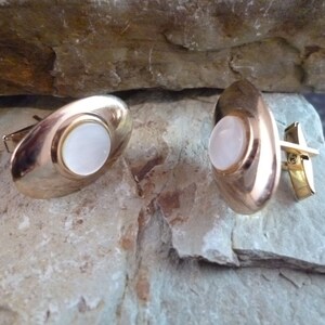 Mid-Century Mother of  Pearl Vintage Gold Tone Oval Cuff Links / Cufflinks