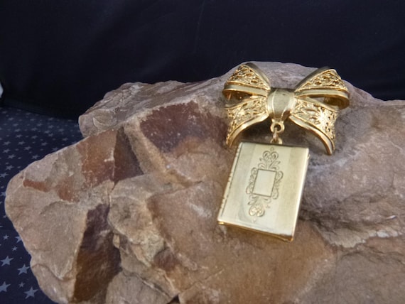 Book Style Vintage Locket Brooch Dangling from Bow | Two Picture Locket Brooch