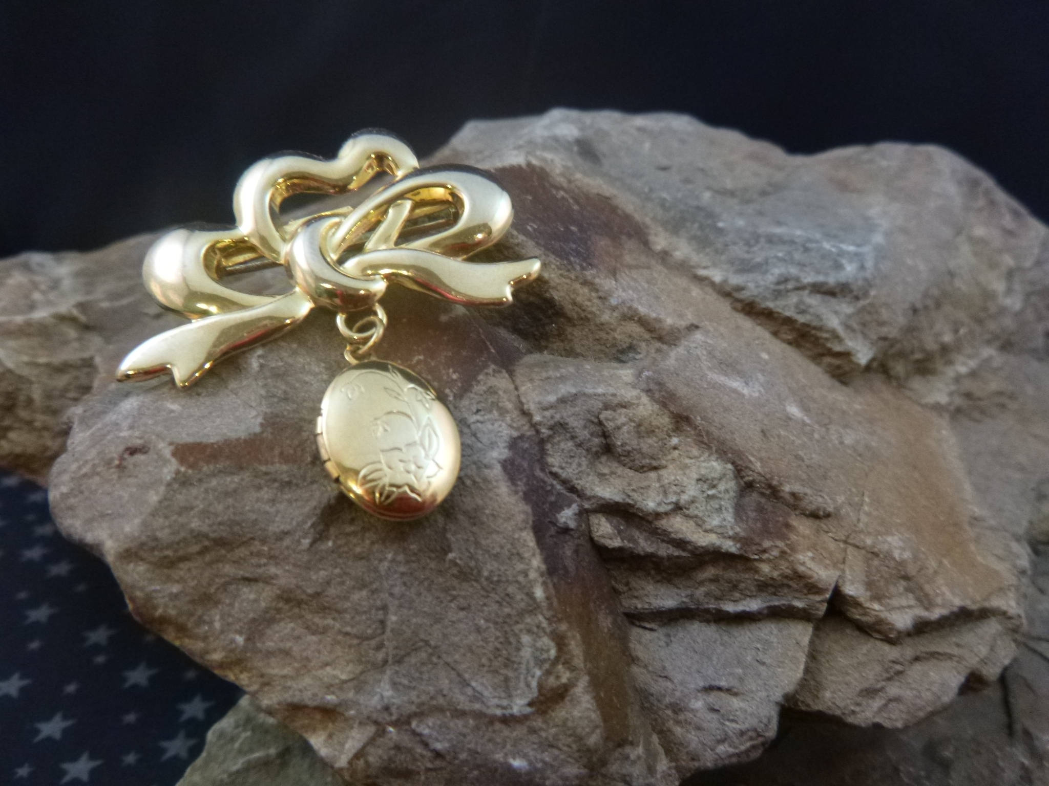 Petite Locket Brooch Victorian Floral Themed Vintage Locket