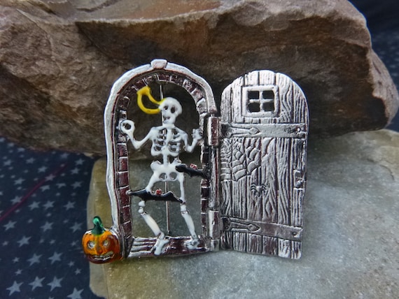Skeleton Behind the Door Pin | Spooky Halloween Open-the-door Vintage Brooch with Bats, Black Cat and Jack O Lantern