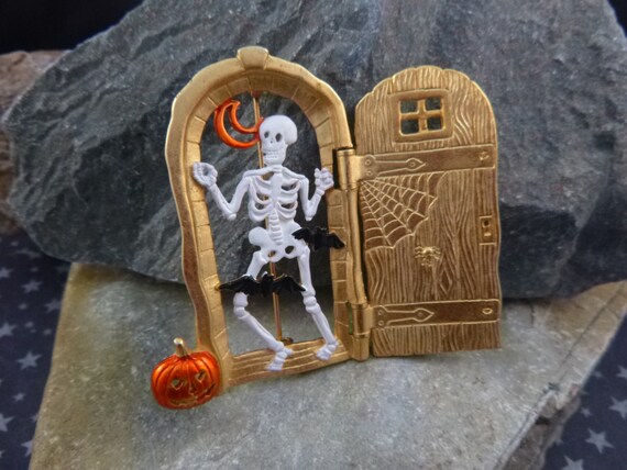 Skeleton Behind the Door Pin | Spooky Halloween Open-the-door Vintage Brooch with Bats, Black Cat and Jack O Lantern | JJ Signed