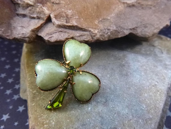 Irish Shamrock Vintage Brooch with Faux Connemara Marble Stones