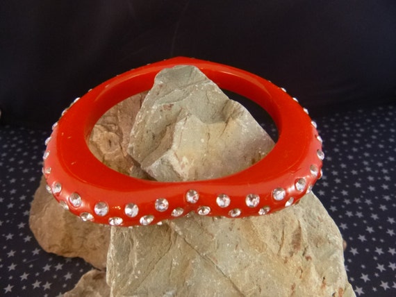 Red Heart Shaped Bangle Thermoplastic Vintage Bracelet with Embedded Rhinestones | Love Valentine’s Day