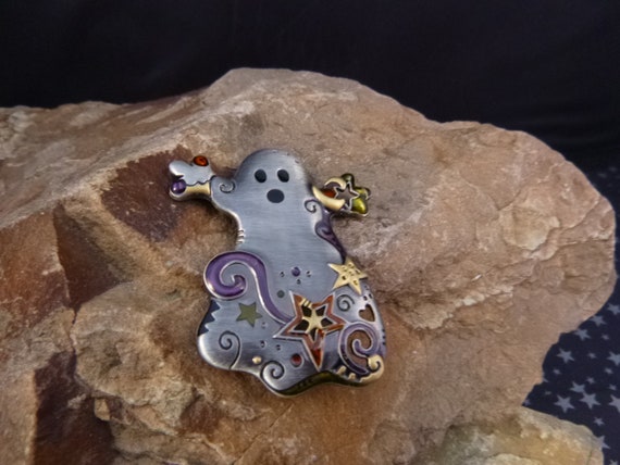 Adorable and Happy Vintage Ghost Halloween Pin wi… - image 4