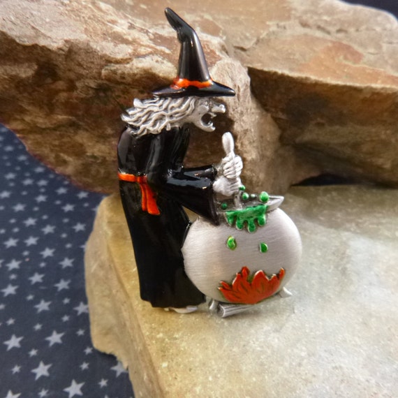 Ugly Old Spooky Witch Stirring and Brewing in Large Pot Vintage Halloween Signed JJ Pin