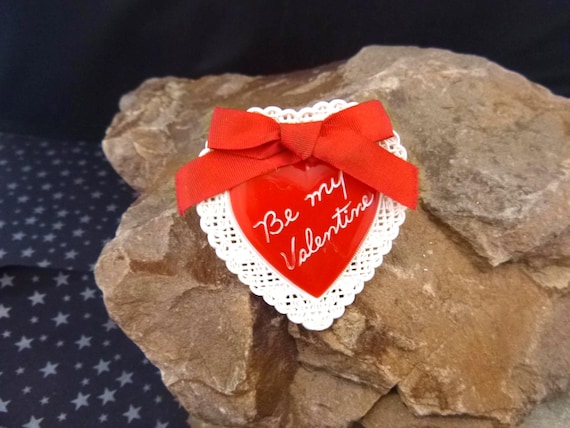 Mid-Century Thermoset Plastic Red Valentine Heart Brooch | Doily Look Border | Red Heart Pin | 1950s Be My Valentine with Bow