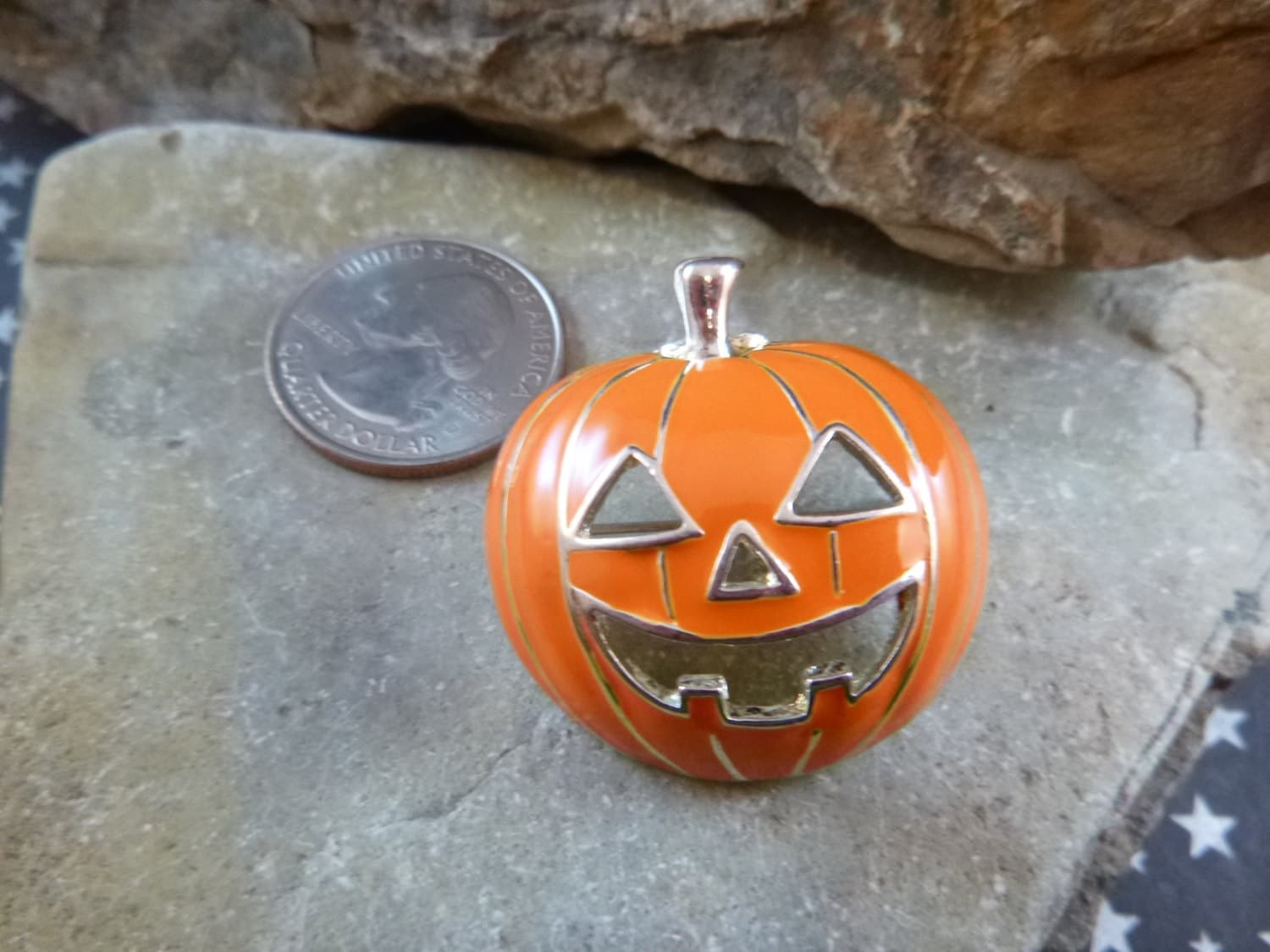 Vintage Halloween Pin or Pendant Bold Jack O Lantern Spooky Carved Pumpkin
