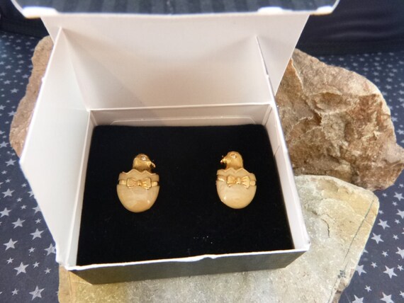 Vintage Avon “Easter Elegance” Hatching Chick Ear… - image 5