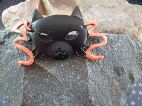 Halloween Black Cat Face Mask-like Vintage Bold Brooch | Signed JJ (Jonette) | Black and Orange Pin