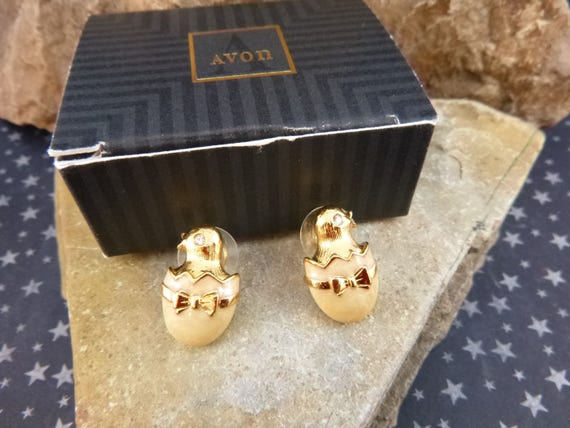 Vintage Avon “Easter Elegance” Hatching Chicks Earrings for Pierced Ears in Original 1992 Box | Book Piece