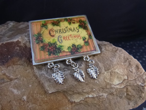 A Merry Christmas Vintage Message Pin | Dangling Holly Leaves | Christmas Holiday Brooch