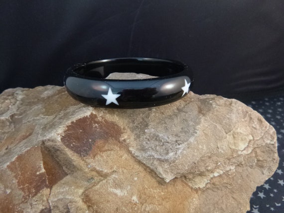 Black and White Vintage Bangle | 1980s Hard Plastic Vintage Star Bangle Bracelet