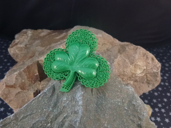 Mid-Century Large Green Irish Shamrock Vintage Pin | Thermoset Plastic | Vintage St. Patrick’s Day Jewelry