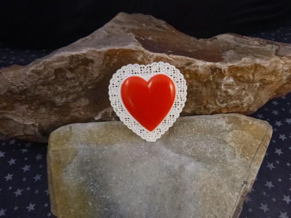 Mid-Century Thermoset Plastic Red Valentine Heart Brooch | Doily Look Border | Red Heart Pin | circa l950s