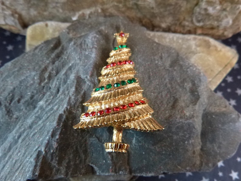 BJ Christmas Garland Tree Vintage Pin Book Piece circa l970-80s Beatrix
