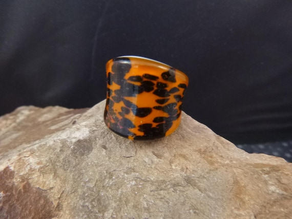 Vintage Tiger Pattern Glass Statement Ring | Size 7.5 Black and Orange Ring