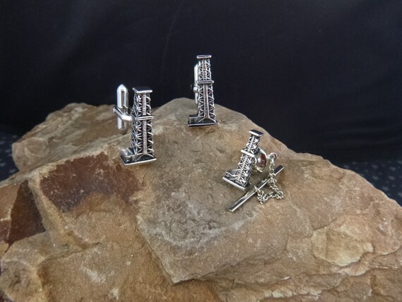 Oil Derrick Rig Drilling Oil Well Silver Tone Vintage Cuff Links and Tie Tack | Oil Industry Cufflinks and Tie Tack Set