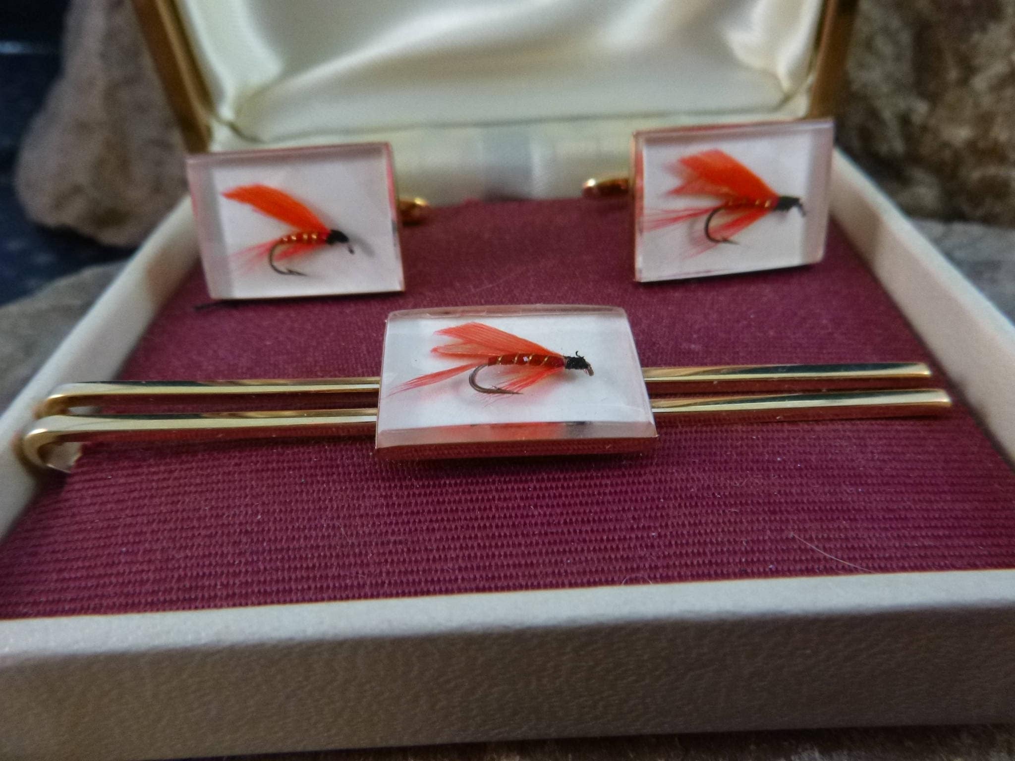 Hickok Fly Fishing Lure Glass Encased Fishhook Vintage Cuff Links and Tie  Clasp, Hand Wrapped Red Feather Hook, Mid Century