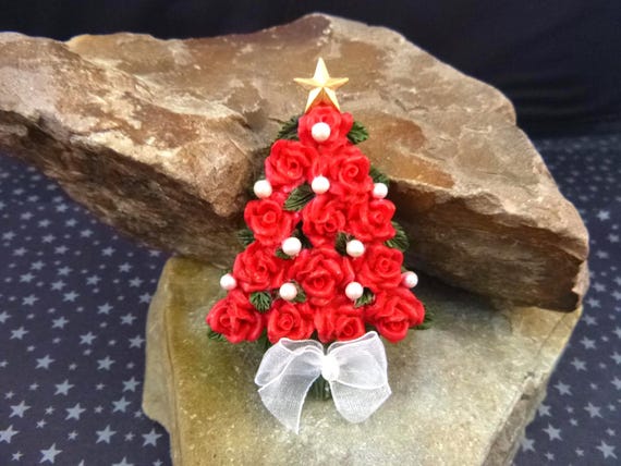 Red Roses Christmas Tree Vintage Avon Brooch| Original Box | Book Piece