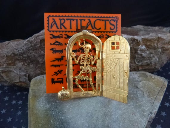 Skeleton Behind Door Spooky Halloween Open-the-door Vintage Pin | Skeleton, Bats, Cat, Spider, and Jack O Lantern | NOS Artifacts Signed JJ