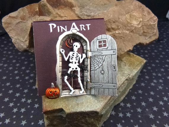 Skeleton Behind Door Spooky Halloween Open-the-door Vintage Pin | Skeleton, Bats, Cat, Spider, and Jack O Lantern | NOS Signed JJ