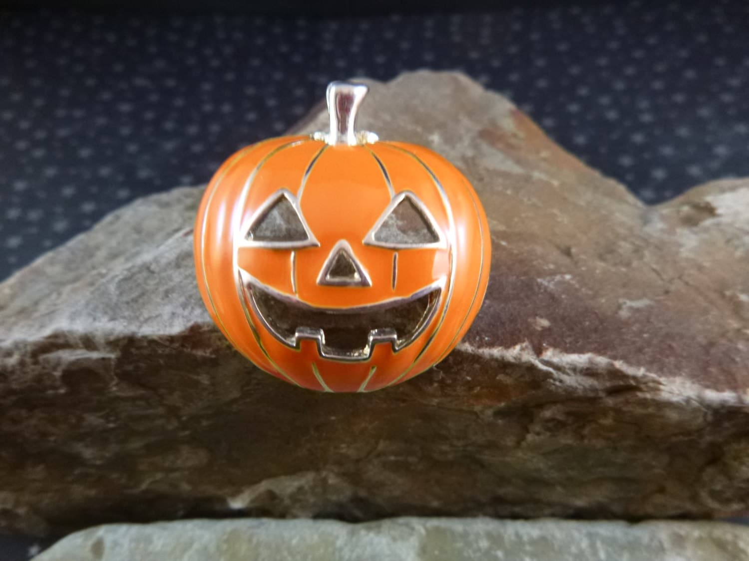 Vintage Halloween Pin or Pendant Bold Jack O Lantern Spooky Carved Pumpkin