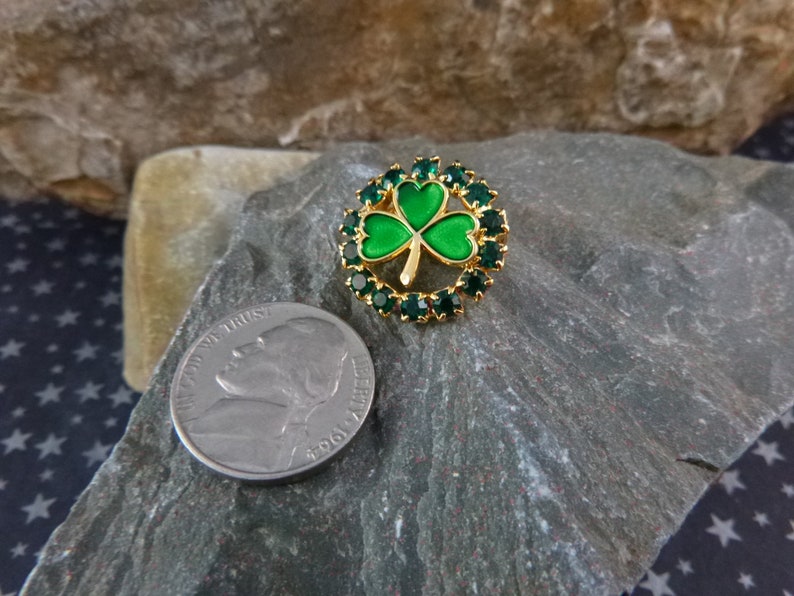 Timeless Classic Irish Three Clover St Patrick/'s Day Shamrock Pin Petite Irish Shamrock Vintage Brooch Circled with Green Rhinestones