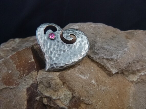 Hammered Pewter Vintage Heart Pin with Pink Rhinestone | DD Signed | Timeless Message