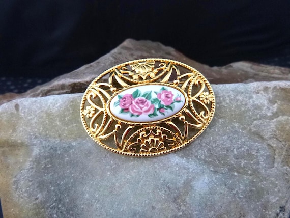 Timeless Classic Signed Avon Vintage Brooch | Oval Brooch with Flowers on Porcelain