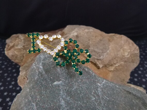 Love Ireland? And St. Patrick’s Day? Rhinestone Shamrock Vintage Pin | I Heart Shamrock (the symbol of Ireland) Brooch