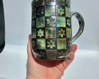 16 oz. Floral checkered mug