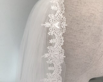 Celtic Claddagh Hearts Lace Wedding Veil in Pale Ivory or Ivory with Soft English Tulle, Handmade in Ireland